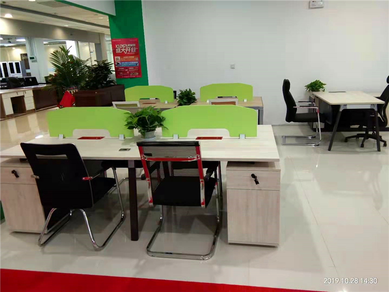 思進(jìn)家具青海省西寧市專(zhuān)賣(mài)店